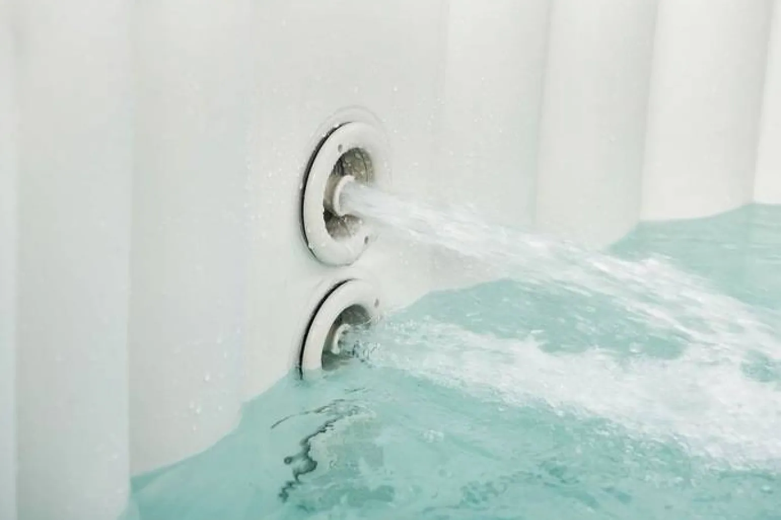Dmuchane spa ogrodowe MSpa OTIUM 6-osobowe + bicze wodne